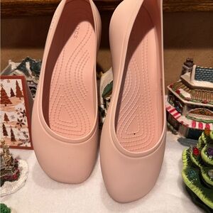 CROCS Women's Soft Pink Loafers